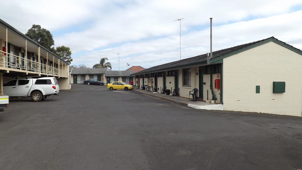 Collie Motel المظهر الخارجي الصورة