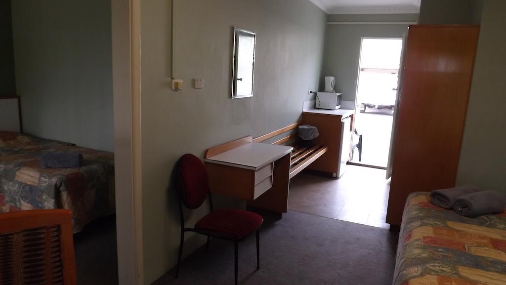 Collie Motel المظهر الخارجي الصورة